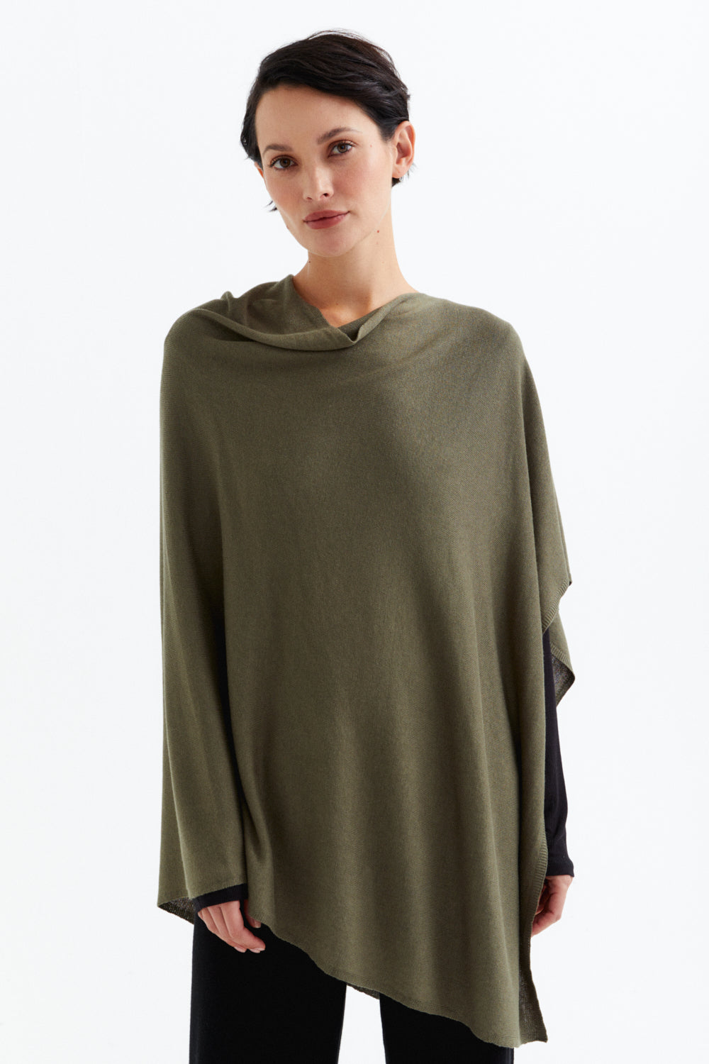 Þunnprjónað Poncho khaki - Ein stærð