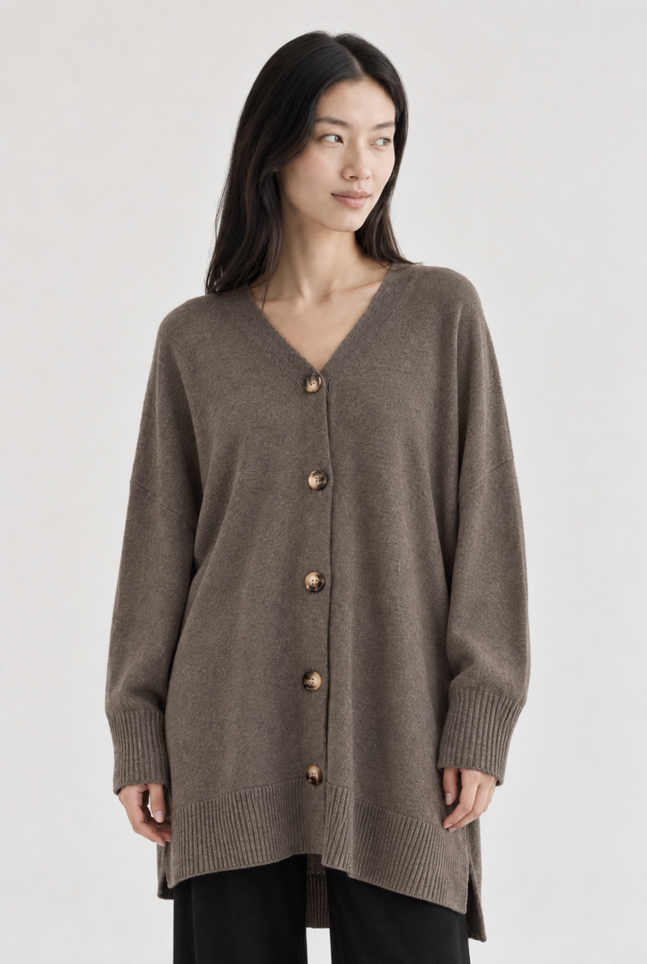 Noomi hálfsíð hneppt oversized peysa