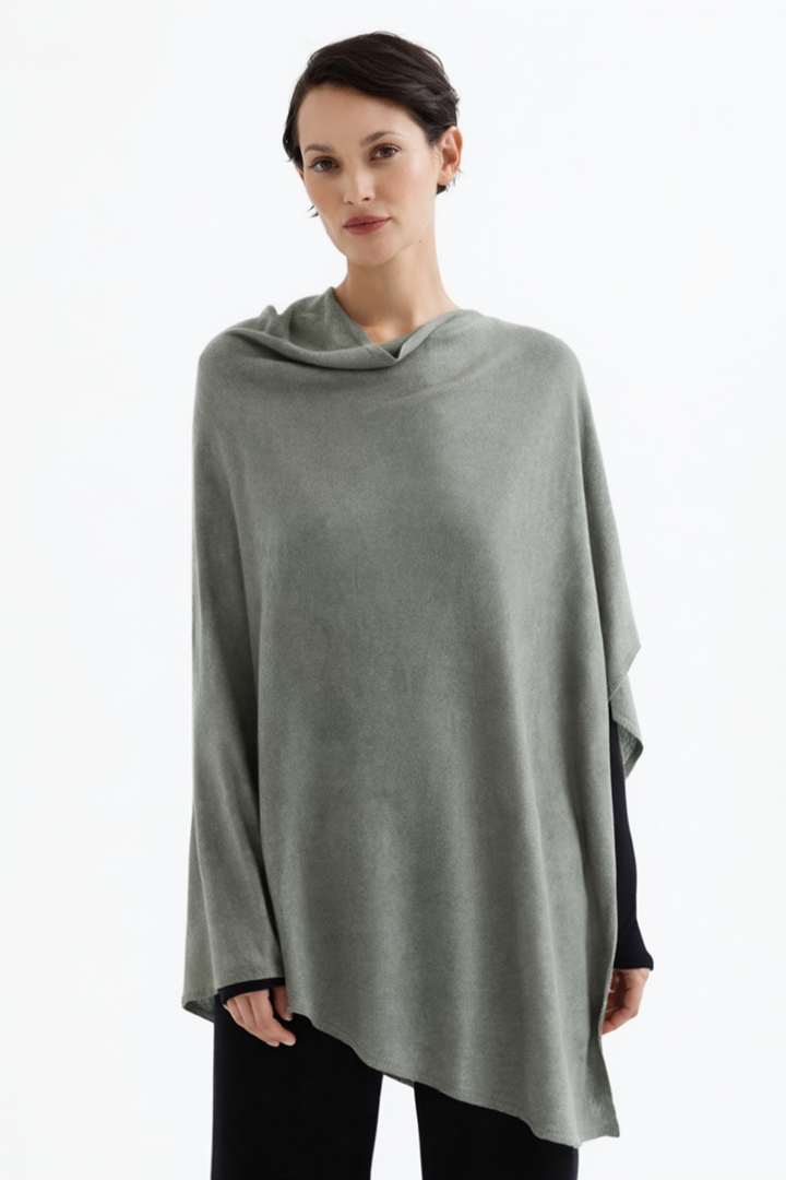 Petrina þunnprjónað Poncho Light khaki - Ein stærð