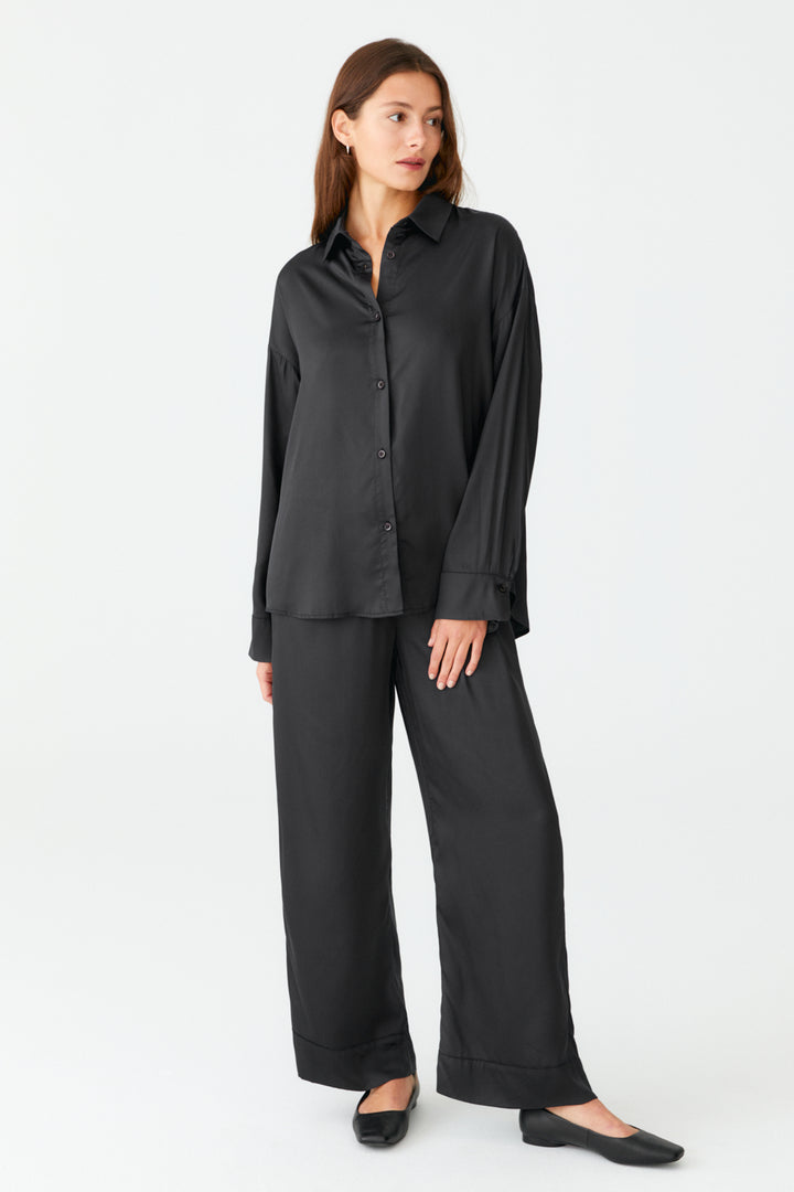 Víð 100% bambus skyrta dökkblá