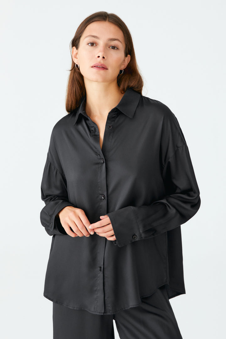 Víð 100% bambus skyrta dökkblá