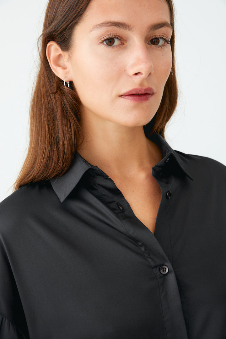 Víð 100% bambus skyrta dökkblá